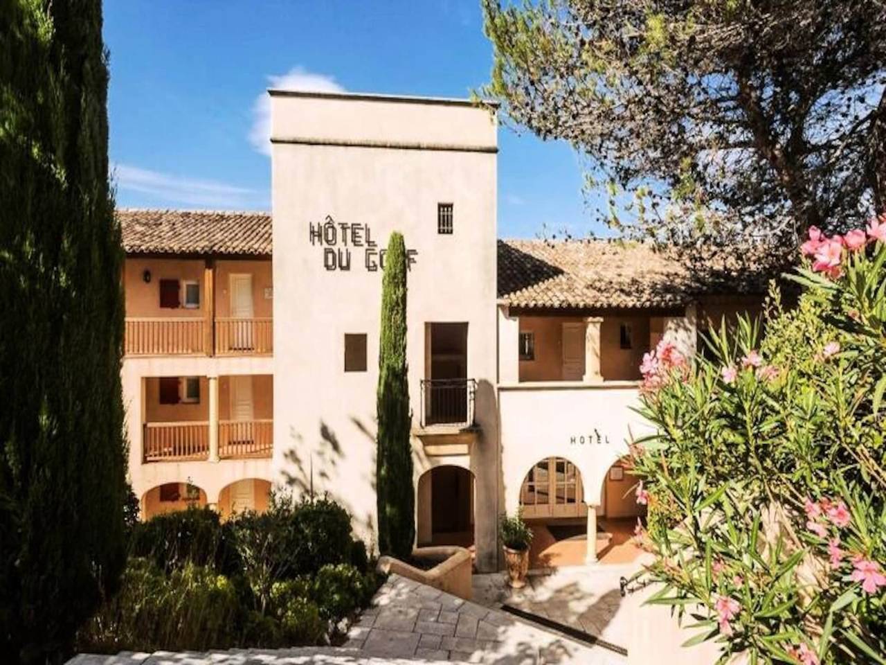 Ganze Wohnung, Wohnung in Provence mit Wellenbad & Golf in Mallemort, Arles und Umgebung