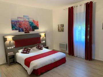 Hôtel pour 3 personnes, avec piscine ainsi que vue et jardin à Le Temple-sur-Lot