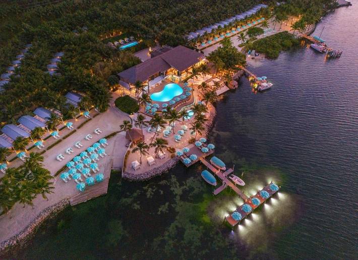 Resort para 4 personas, con jacuzzi y piscina además de jardín y sauna - 1