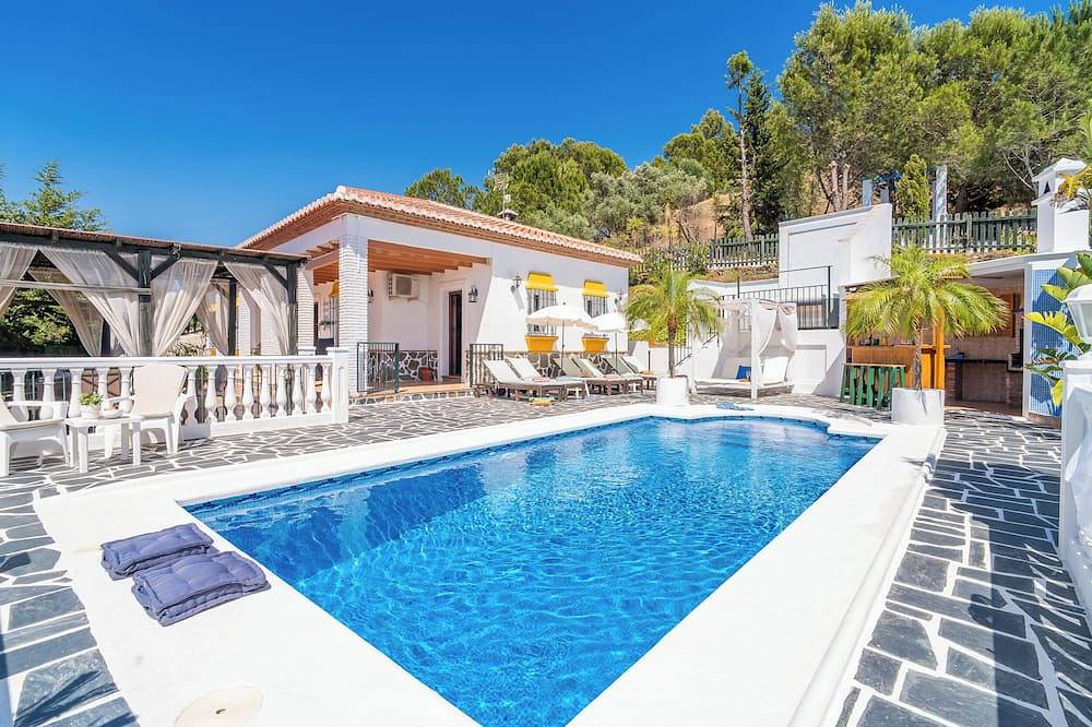 Villa de vacances avec lit balinais et vue sur la mer à Torrox in Torrox, Cordillera Penibética