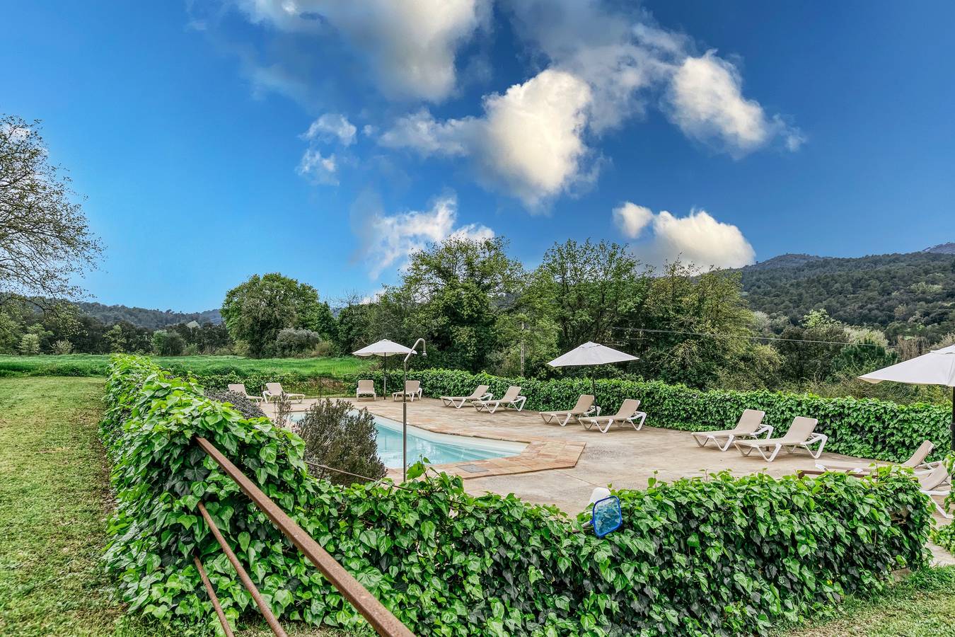 Mas Tarres La Olivera: Pool, Rural Retreat, Garden, Wifi, Girona Costa Brava in Madremanya, Gironès