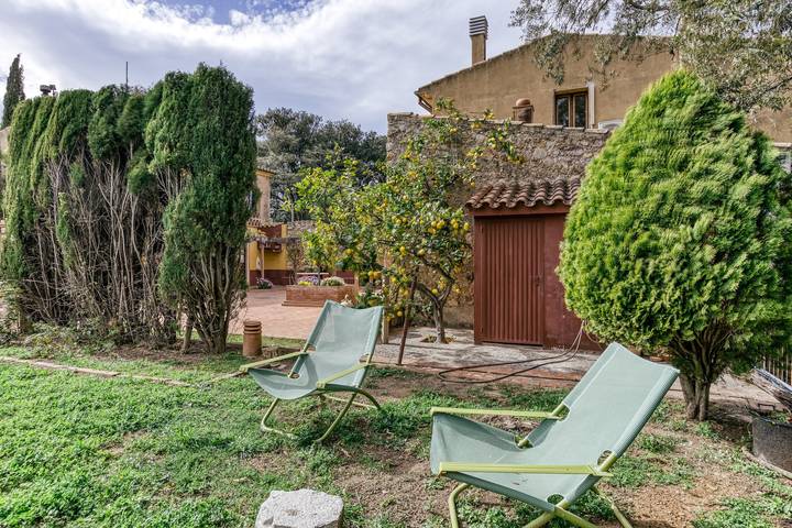 Apartamento entero, Apartamento 'El Pedró Panoramic' con vistas a la montaña, Wi-Fi y aire acondicionado in Ventalló, Alt Empordà
