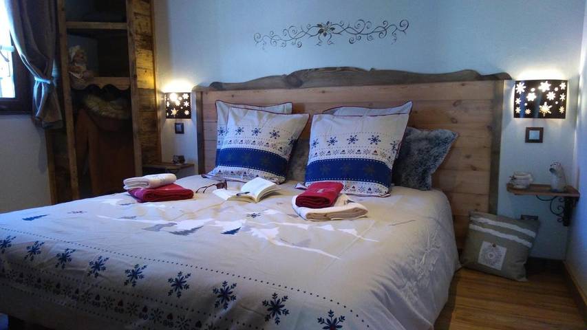 Gîte pour 8 personnes, avec terrasse ainsi que sauna et vue, adapté aux familles dans Longefoy - 3