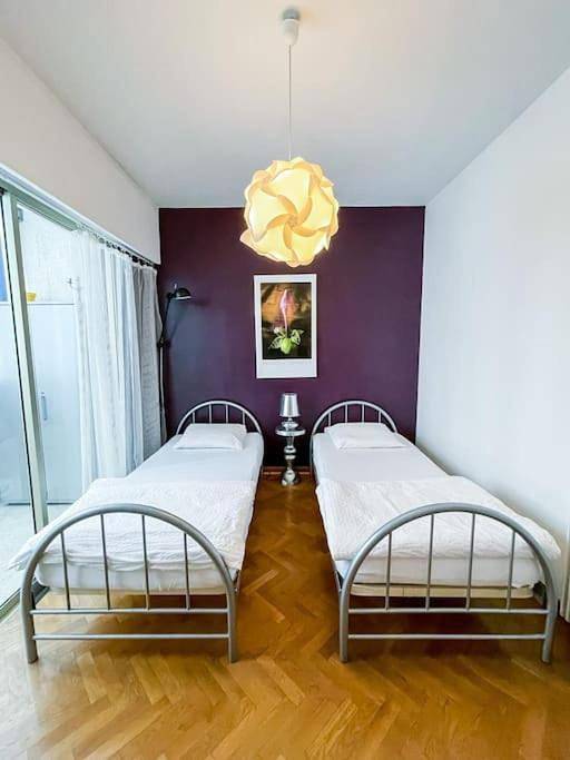 Gîte pour 4 personnes, avec vue ainsi que piscine et terrasse dans Plage De L Anse De L Arene - 3