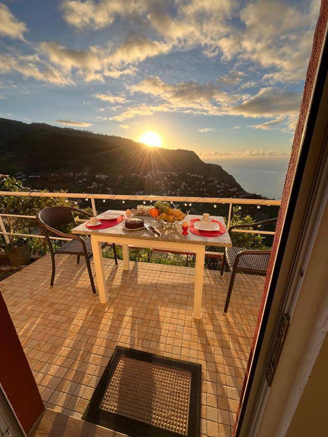 Location de vacances pour 3 personnes, avec vue et jardin dans Campanário