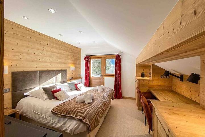 Gîte pour 10 personnes, avec piscine ainsi que jardin et balcon dans Office De Tourisme De Meribel Les Allues - 2