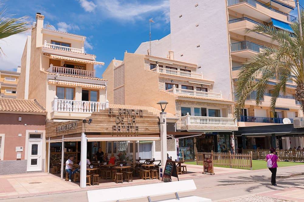 Entire apartment, Beautiful apartment in front of the beach in Playa Carrer La Mar, el Campello