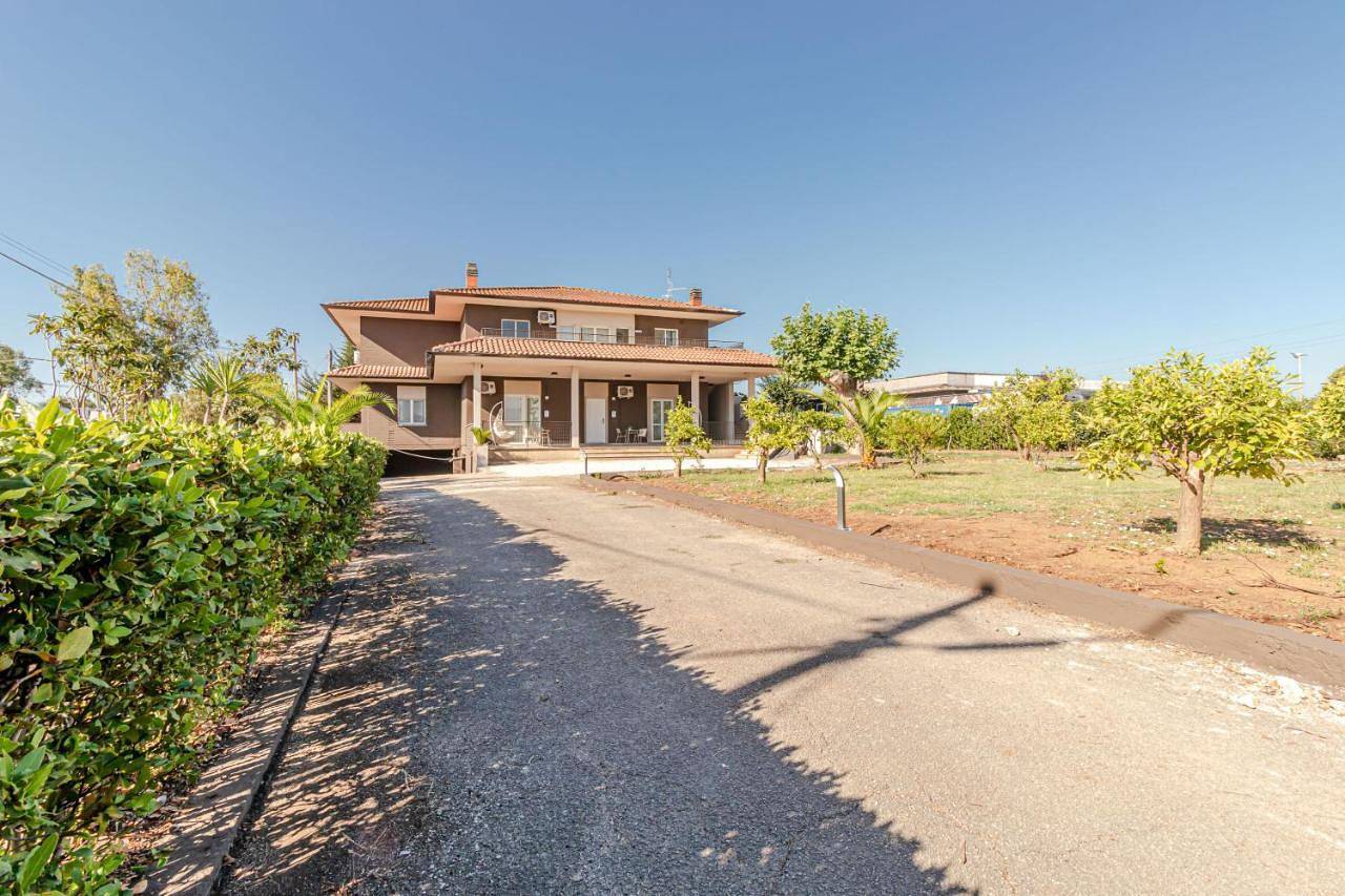 Numberz Rooms And Apartments in Latina, Agro Pontino