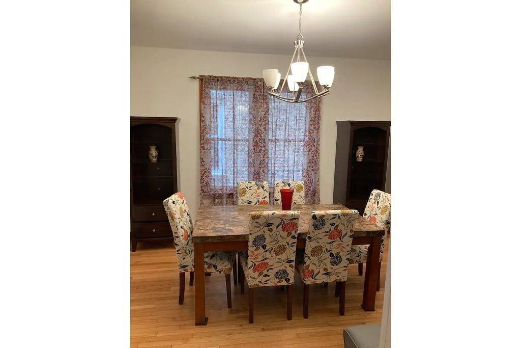 Great 3 bedroom rental unit near Logan Square in Chicago, Cook County