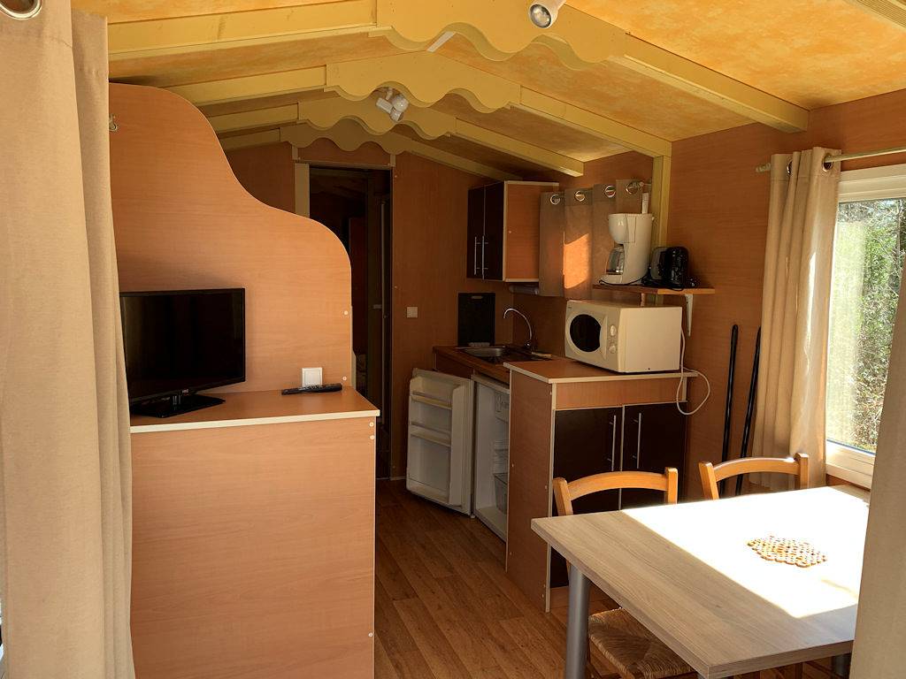 Roulotte Les Sapins - Chalets en bordure d'étangs in Brinon-sur-Sauldre, Sologne