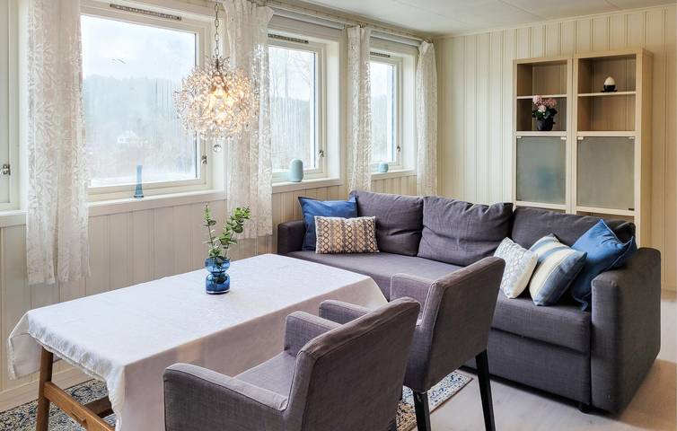 Ganze Ferienwohnung, Ferienwohnung für 8 Personen mit Garten in Sveio