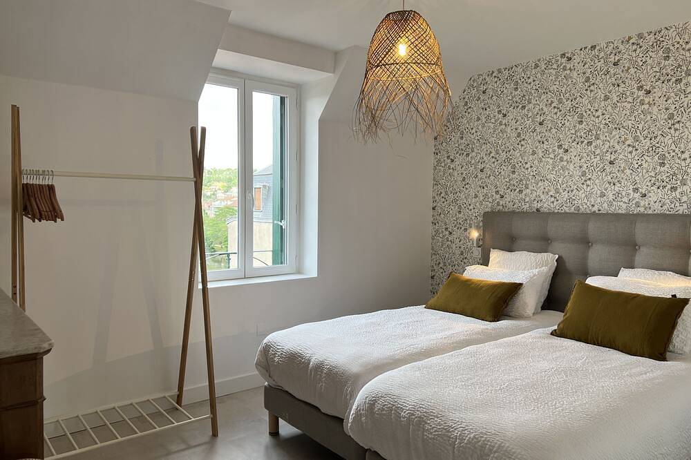 Ganze Wohnung, Apartment-Ensuite-Design-Stadtblick-Apartement in Villefranche-de-Rouergue, Aveyron