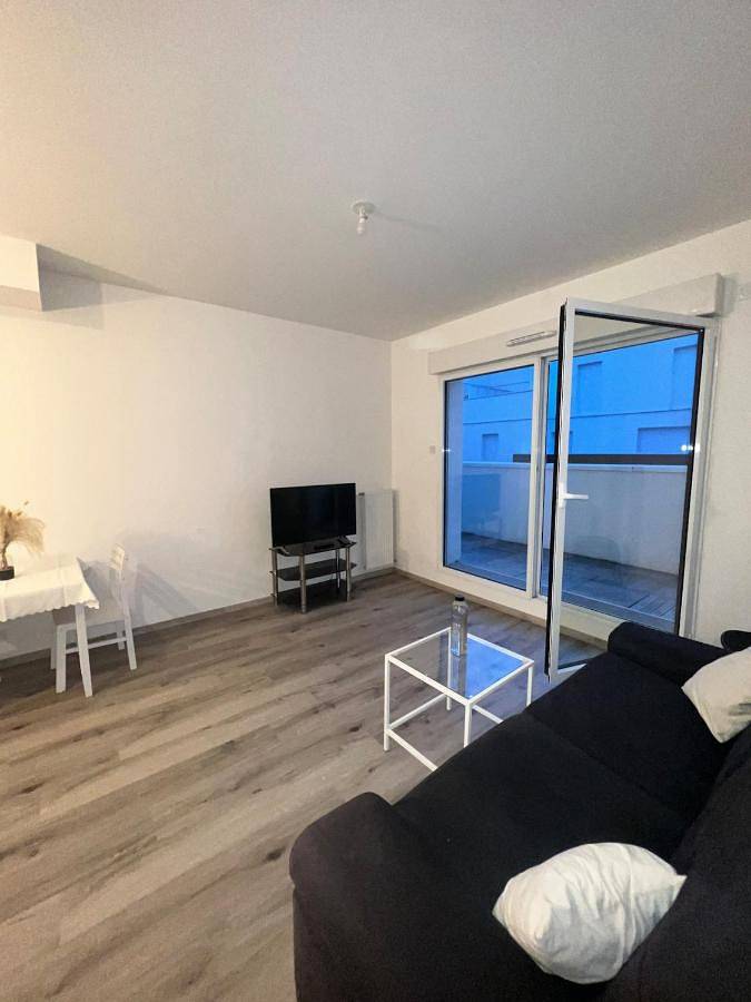 Appartement de vacances pour 4 personnes, avec jardin ainsi que vue et terrasse, animaux acceptés à Cergy