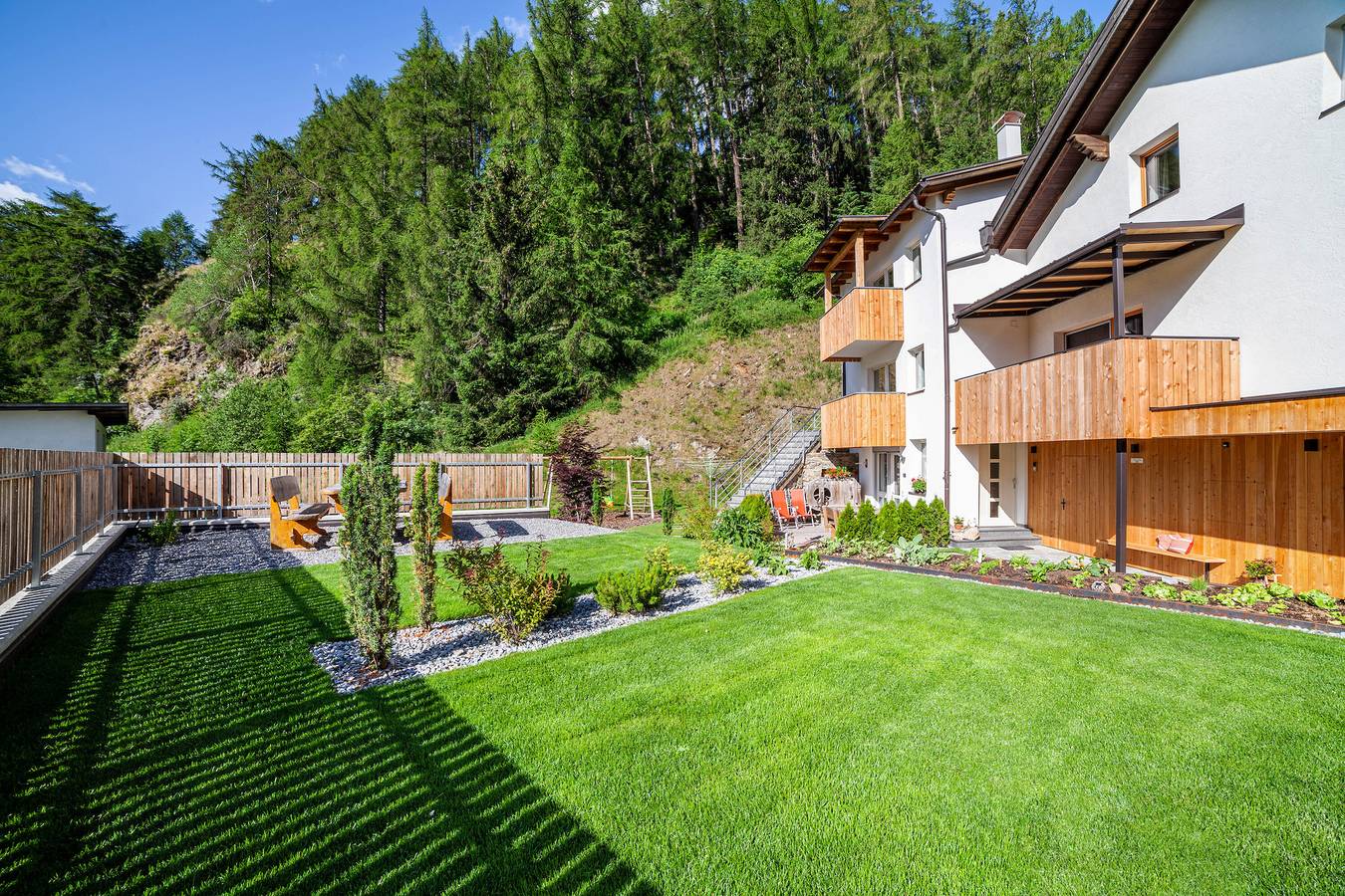 Ganze Wohnung, Ferienwohnung 'Mühlanderhof Apt Endkopf' mit Seeblick, Gemeinschaftsterrasse und Wlan in Reschensee, Graun