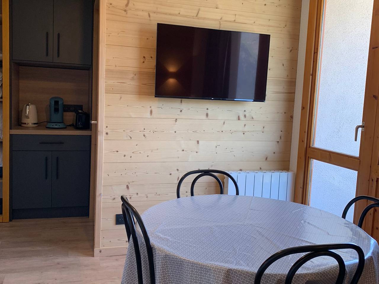 Apartamento entero, Encantador apto 2P cabina, renovado, balcón, aparcamiento gratuito, a pie de pistas in La Plagne, Aime-la-Plagne