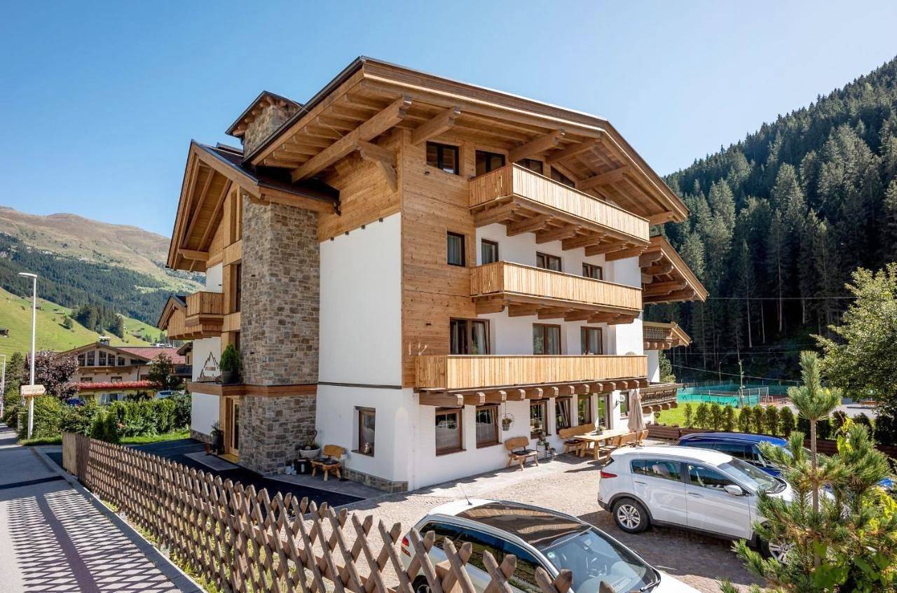 Hotel Pension Alpengruß in Tuxer Alpen, Hintertux