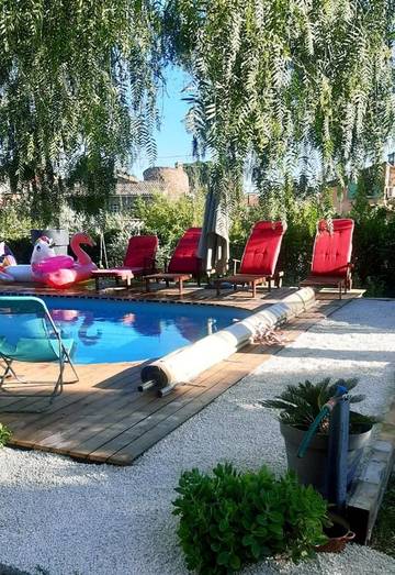 Gîte pour 4 personnes, avec piscine ainsi que vue et jardin à Puget-sur-Argens
