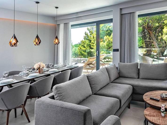 Villa pour 8 personnes, avec sauna et jardin ainsi que piscine et balcon à Promajna - 2