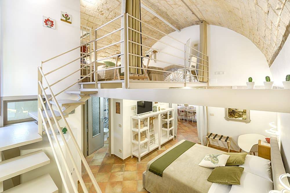 Mario Leggio 83, as at home in Ragusa, Ragusa Province