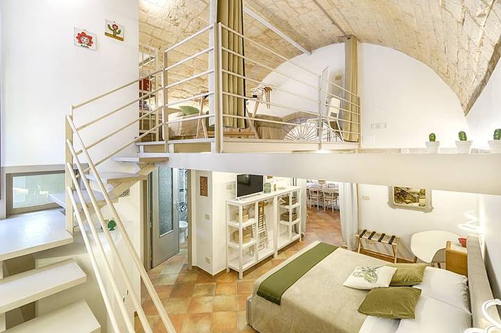 Mario Leggio 83, as at home in Ragusa, Ragusa Province