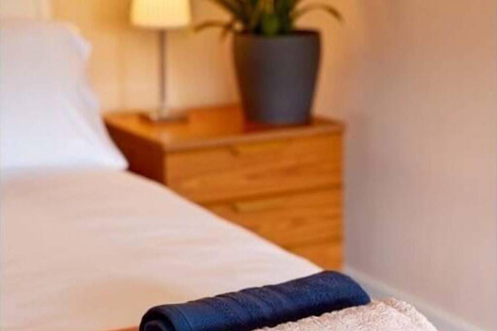 Beautiful mid century thatched cottage in the prettiest part of Winterton-on-Sea in Great Yarmouth, The Broads