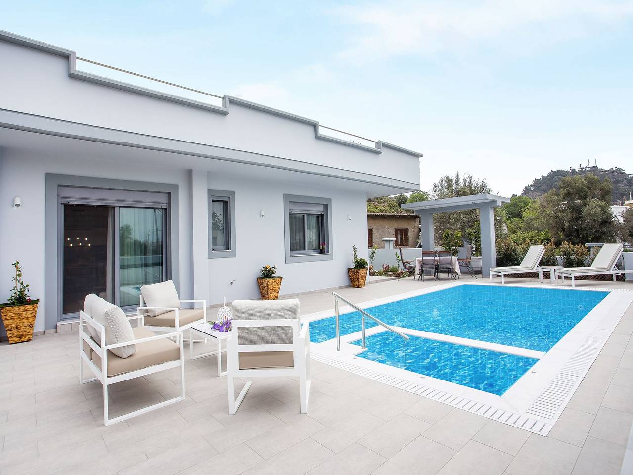 Villa mit privatem Pool in Kalithies. in Faliraki, Rhodos