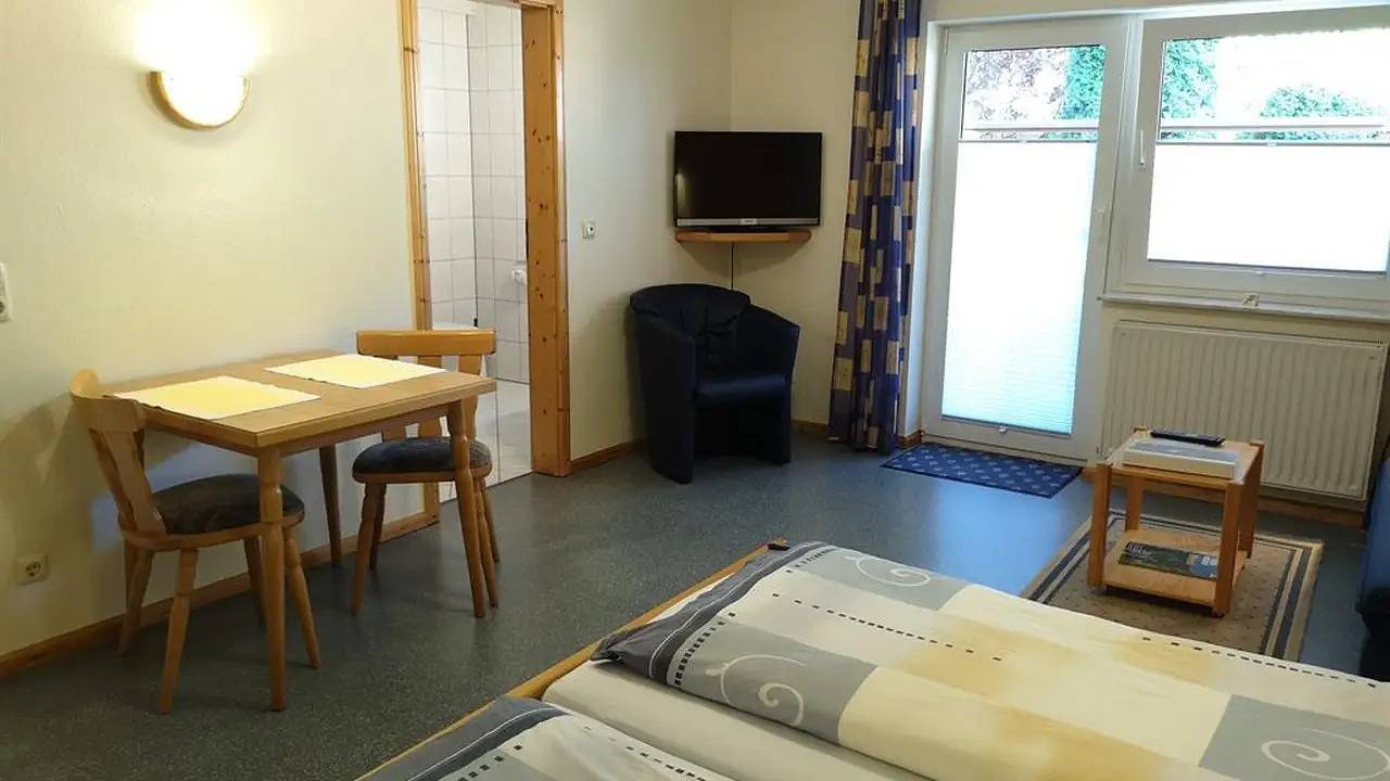 Ganze Ferienwohnung, Ferienwohnung für 2 Personen (35 m²) in Zell (Mosel) in Zell Stadt (Mosel), Zell (Mosel)