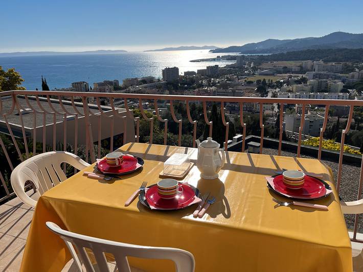 Appartement de vacances pour 4 personnes, avec jardin ainsi que balcon et piscine
