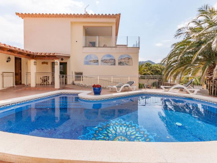Chalet para 8 personas, con piscina y terraza - 1