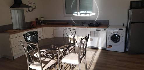 Gîte pour 4 personnes, avec terrasse dans Yves