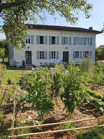 Cottage pour 4 personnes, avec bassin pour enfant ainsi que jardin et vue à Hagetmau