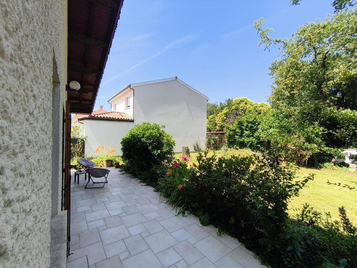 Appartement entier, Grand 2 pièces pour 4 personnes avec jardin in Eysines, Région de Bordeaux