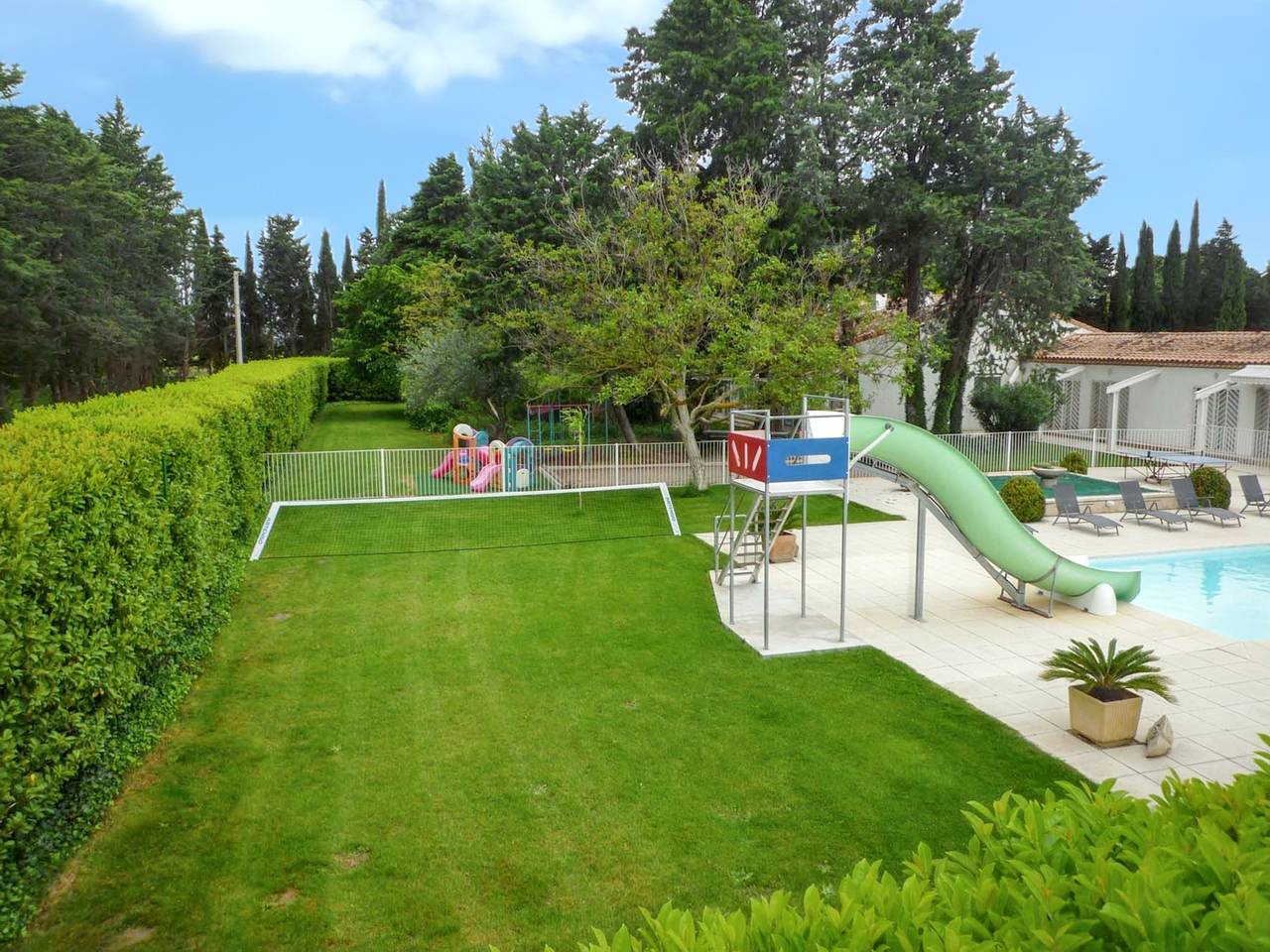 Villa spacieuse et élégante à Meynes avec piscine privée in Meynes, Région de Nîmes