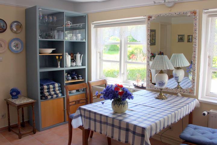 Ferienwohnung für 4 Personen, mit Garten und Ausblick sowie Terrasse, mit Haustier in Lohme - 2