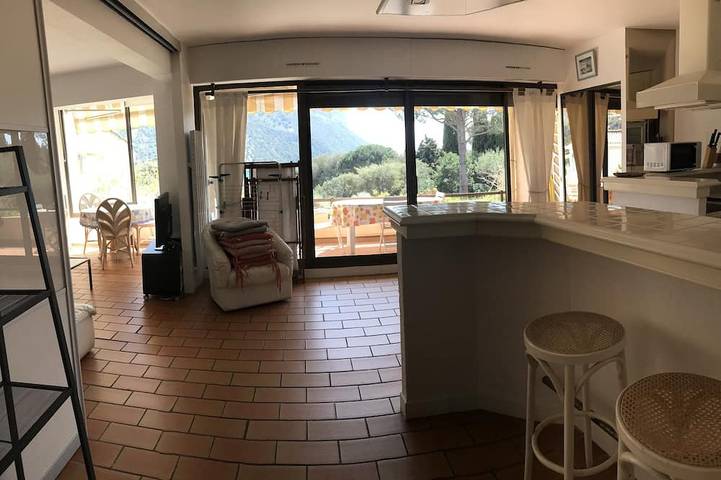 Gîte pour 3 personnes, avec balcon dans Plage De L Anse De L Arene