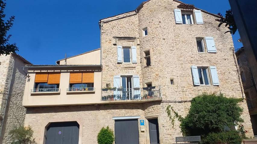 Maison d’hôte pour 2 personnes, avec terrasse et vue à Hérépian