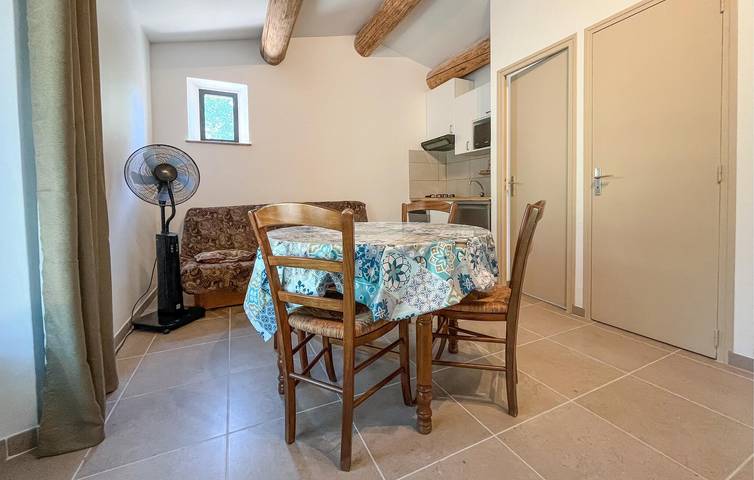 Location de vacances pour 4 personnes, avec terrasse et piscine, animaux acceptés à Méjannes-le-Clap - 3