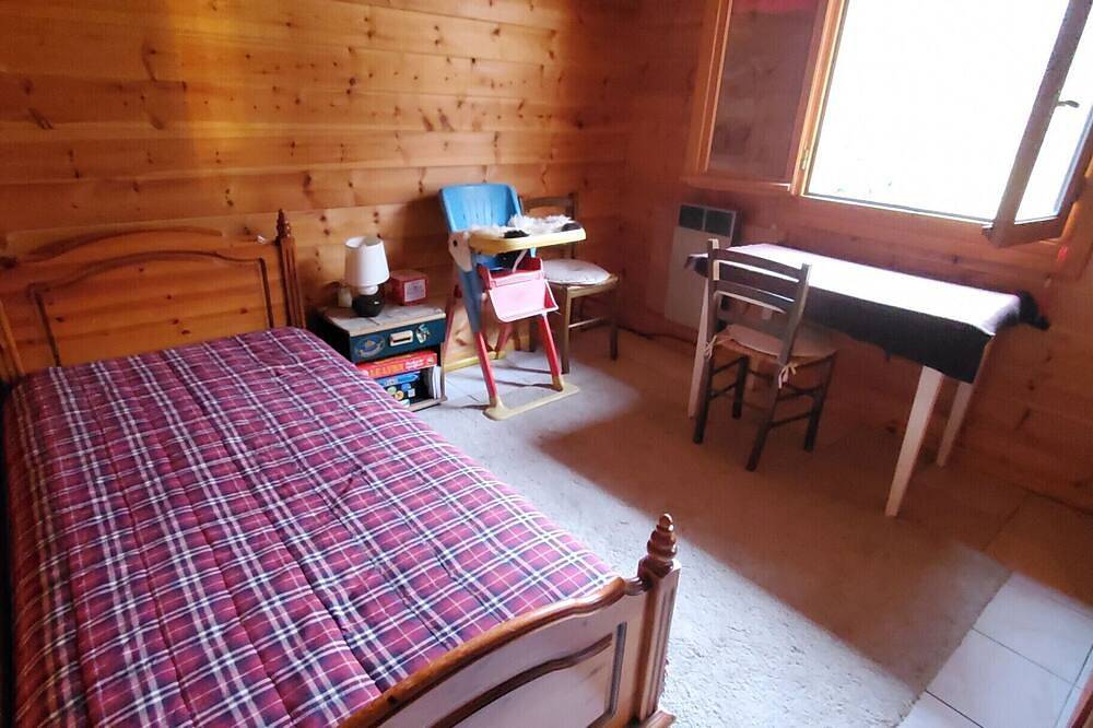 Chalet Au Pied Du Bois ( Champradel ) in Murol, Parc naturel régional des Volcans d'Auvergne