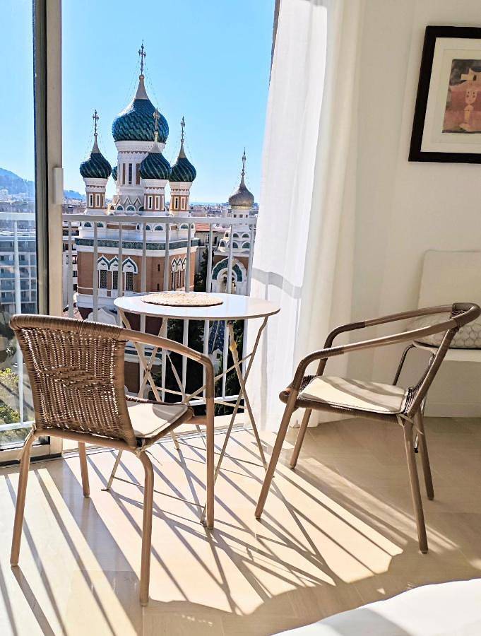 Gîte pour 4 personnes, avec vue et terrasse dans Cathedrale Orthodoxe Saint Nicolas Nice