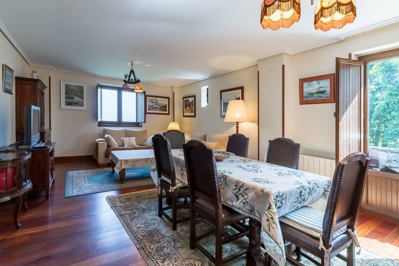 Apartamento entero, Casa Torre De Guriezo 6 Plazas con vistas a la montaña, balcón y Wi-Fi in Guriezo, Costa de Cantabria