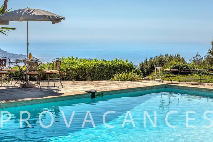 Ferienhaus mit Pool und Meerblick in Nizza in Falicon, Mittelmeerküste (Frankreich)