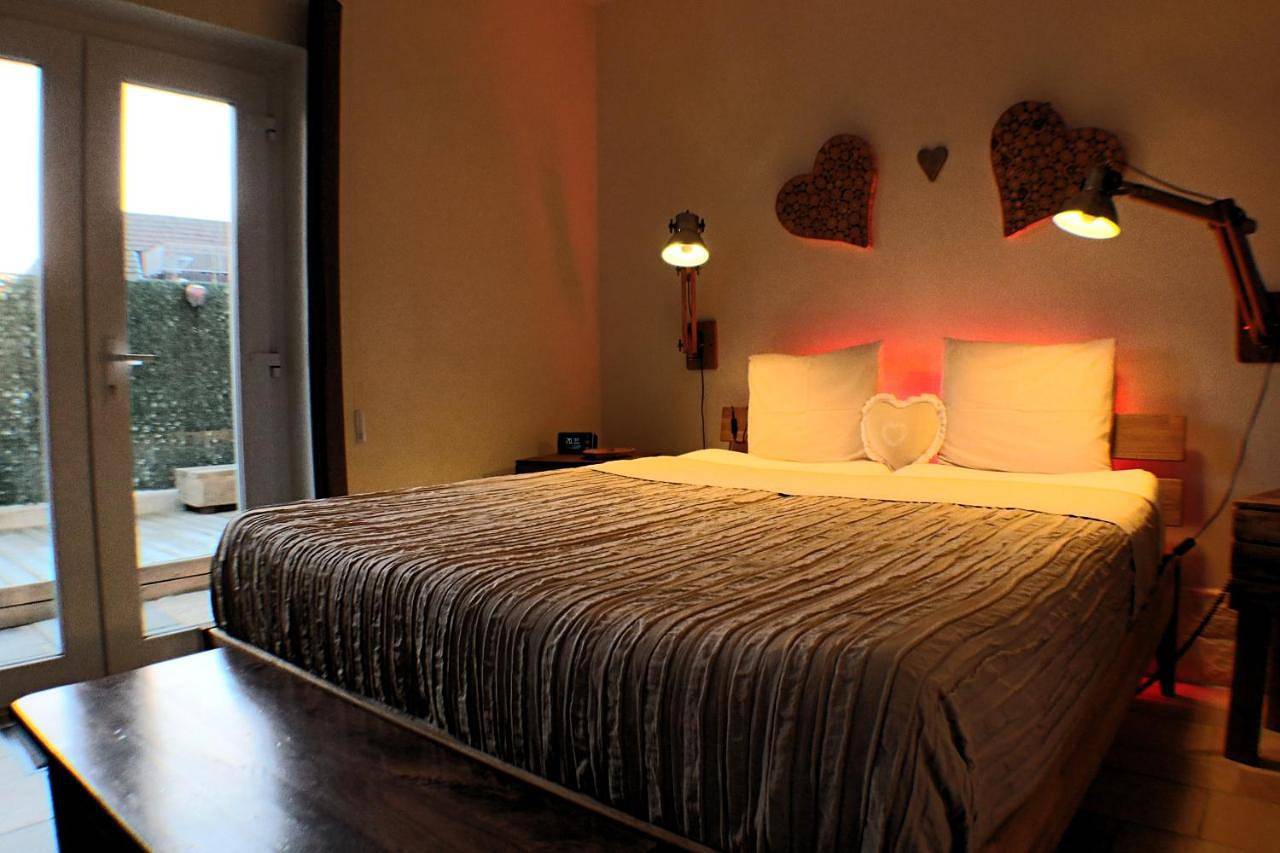 Double Room with Private Bathroom in Les Replattes, Le Locle