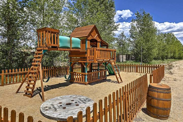 Location de vacances pour 6 personnes, avec piscine ainsi que balcon et jacuzzi à Granby - 4