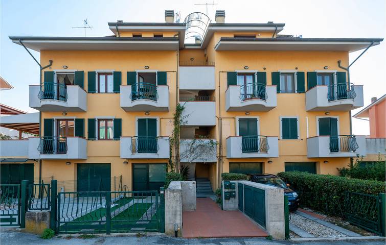 Appartamento per 4 persone, con Terrazza a San Costanzo