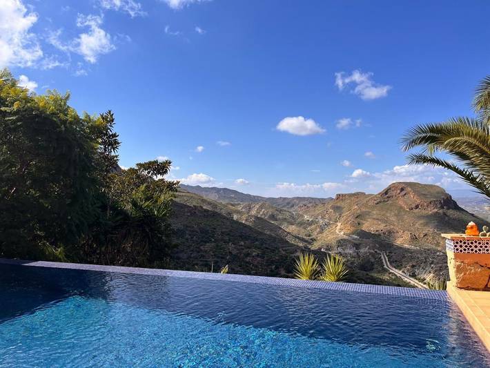 Casa rural para 6 personas, con Balcón y Terraza además de Jardín y Piscina en Turre - 2