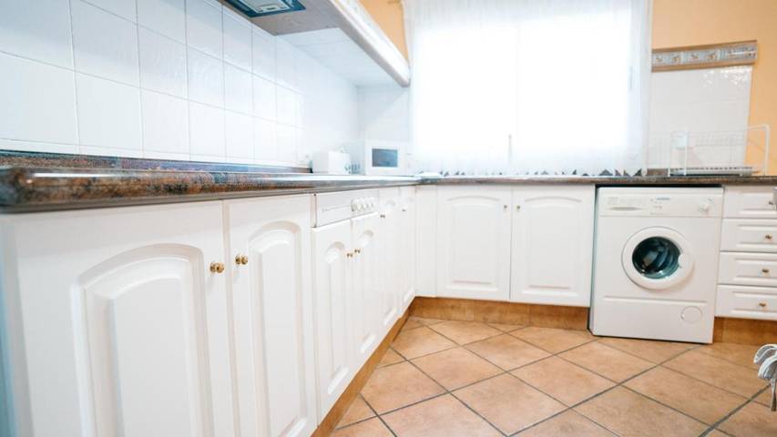 Casa de vacaciones para 10 personas, con jardín y piscina, Se admiten mascotas en Requena-Utiel - 3