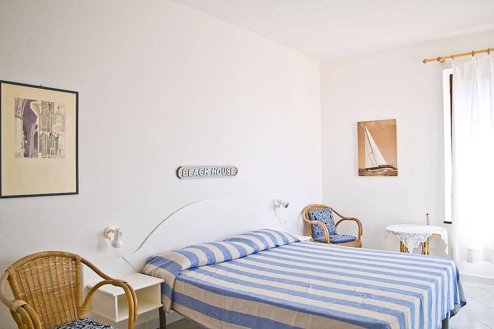 Fantastica villa in prima fila con vista mare mozzafiato in Baia Santa Reparata, Santa Reparata