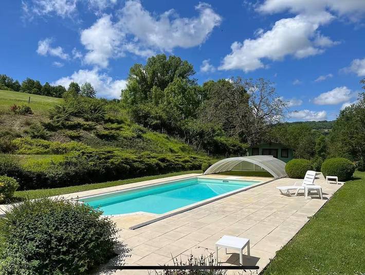 Gîte pour 10 personnes, avec piscine ainsi que jardin et terrasse, animaux acceptés à Saint-Michel-sur-Savasse