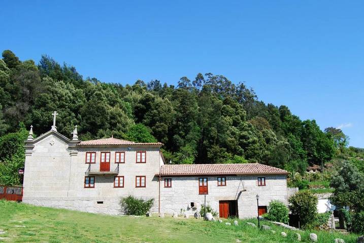 Casa rural para 16 personas, con Balcón y Terraza además de Jardín y Piscina en Mosteiro - 2
