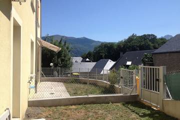Gîte pour 4 personnes, avec jardin à Gez